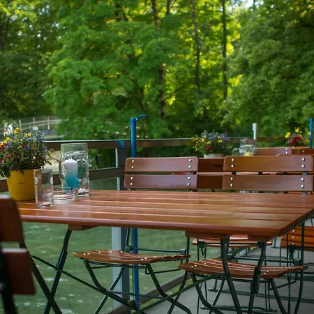 Campo de lujo Oktoberfest Glamping 2*